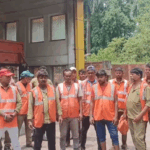 वेतन कटौती के विरोध में सफाई कर्मियों की हड़ताल