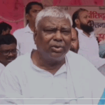 तेतुलमारी शक्ति चौक में आयोजित शहीद शक्तिनाथ महतो के 77वें जयंती समारोह के दौरान टुंडी जेएमएम विधायक मथुरा महतो सहित जेएमएम जिला कमिटी ने दिया शिक्षा मंत्री रामदास सोरेन को श्रद्धांजलि,2 मिनट का मौन  रख दिया श्रद्धांजलि,समारोह को किया स्थगित