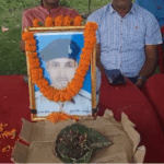 आठ टीमों का महामुकाबला, गाँव की धड़कनें तेज़ और  स्वर्गीय संतोष महतो का नाम गूंजा