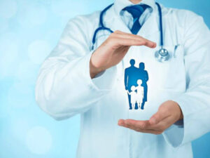 “बलिया गड़वार में निजी स्कूल परिसर में आयोजित निःशुल्क मेडिकल कैम्प, कैप्टन वैभव सिंह और मनु सिंह मरीजों को इलाज देते हुए” “सैकड़ों मरीजों को बलिया गड़वार के मेडिकल कैम्प में विशेषज्ञ डॉक्टरों द्वारा मुफ्त इलाज प्रदान किया गया” “गरीब और जरूरतमंदों के लिए बलिया गड़वार में स्वास्थ्य सेवा का आयोजन”