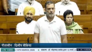 सदन में बोलने से रोके जाने पर Rahul Gandhi का विरोध, Narendra Modi को बताया ‘कम्प्रोमाइज्ड’ !