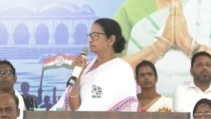 ममता बनर्जी का अमित शाह पर पलटवार: “मैं मौत से लड़ चुकी हूं” !
