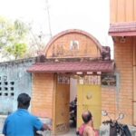 हथियार के बल पर बच्चों को बनाया बंधक, लाखों की डकैती से दहला इलाका !