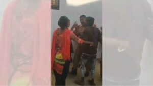 जमीन विवाद में महिलाओं ने पुलिस पर हमला, 4 गिरफ्तार !