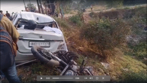 NH-20 पर भीषण सड़क हादसा: अनियंत्रित कार ने मारी टक्कर, एक की मौत, दो घायल
