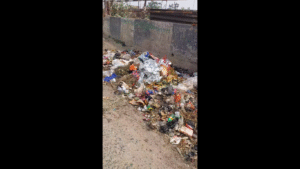 जयनगर वार्ड-04 में कूड़े का अंबार, सफाई व्यवस्था ध्वस्त; पार्षद पर लापरवाही के आरोप