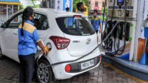 कच्चे तेल की कीमतों में उतार-चढ़ाव, पेट्रोल-डीजल दरों पर बढ़ी नजर !