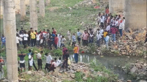 तीन दिन से लापता युवती का शव उसरी नदी में मिला, इलाके में सनसनी