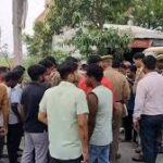 बस स्टैंड परिसर में अज्ञात युवक का शव मिलने से सनसनी, पहचान में जुटी पुलिस