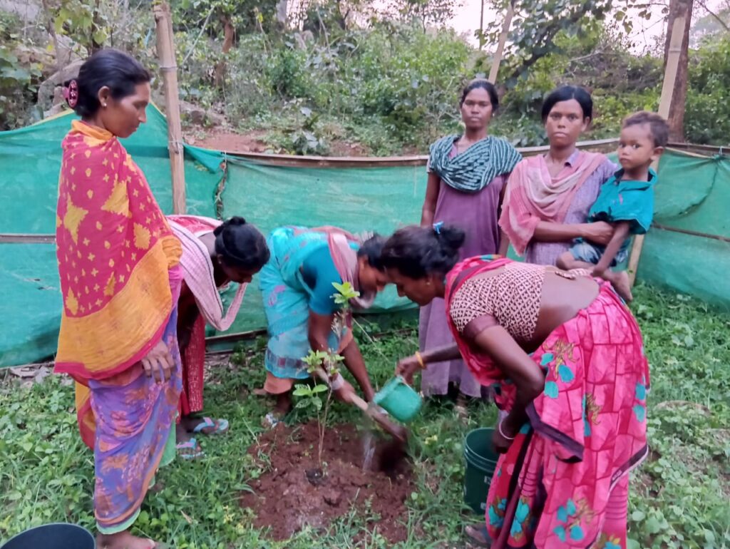 ‘एक पेड़ मां के नाम’ अभियान में भी बढ़-चढ़कर भागीदारी