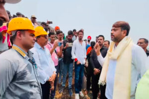 घनुडीह में आउटसोर्सिंग परियोजना के विस्तार का विरोध, मारपीट और फायरिंग के आरोप से तनाव