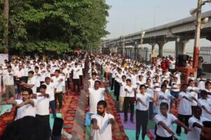 12वें अंतर्राष्ट्रीय योग दिवस पर निरसा में योग महोत्सव,