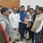 मतदाता सूची में नाम कटने और एसएआर प्रक्रिया की शिकायतों को लेकर बसपा ने सौंपा ज्ञापन