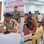 प्रखंड सहयोग सह जन कल्याण शिविर में पहुंचे डीएम-एसपी