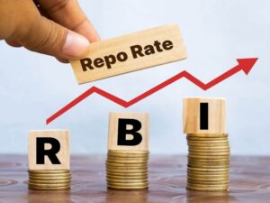 RBI ने रेपो रेट 5.25% पर बरकरार रखा