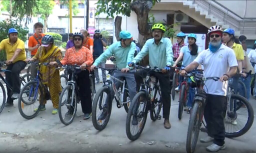 विश्व साइकिल दिवस पर 110 बेटियों की साइकिल रैली, फिटनेस और हरियाली का दिया संदेश