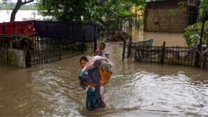 असम में बाढ़ का कहर जारी, लाखों लोग प्रभावित !