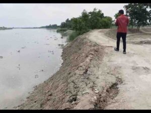 सिकरहना नदी का बढ़ता जलस्तर, सुगौली के कई गांवों पर बाढ़ का खतरा, प्रशासन अलर्ट