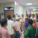 बगहा अनुमंडलीय अस्पताल में मृत शिशु के जन्म के बाद हंगामा, लेबर रूम में तोड़फोड़