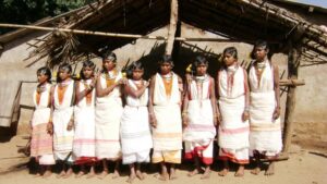 विश्व आदिवासी दिवस पर चंपापुर में जुटे हजारों लोग, संस्कृति और परंपरा का भव्य प्रदर्शन
