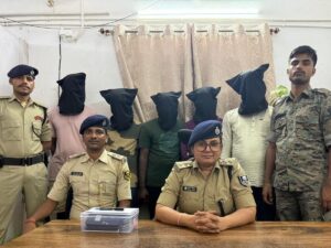 साइबर अपराधियों की तलाश में न्यायवादपुर में पुलिस की छापेमारी, फरार आरोपियों की तलाश जारी