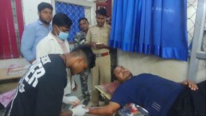 बोकारो में युवक ने हाथ की नस काटकर आत्महत्या का प्रयास, सदर अस्पताल में इलाज जारी