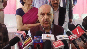 झरिया मास्टर प्लान की जमीनी हकीकत जानने पहुंचे पीएम के सलाहकार तरुण कपूर, विस्थापितों से किया सीधा संवाद