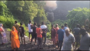 झरिया में जोरदार धमाके के साथ धंसी जमीन, दरारों से निकली आग और जहरीला धुआं; दहशत में लोग