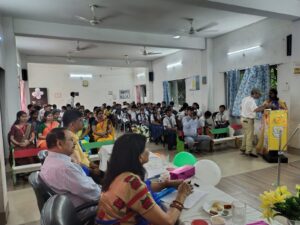 अपर्णा पब्लिक स्कूल में दो दिवसीय ‘बाल कवि सम्मेलन’ का भव्य आयोजन