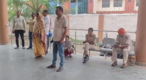 मामा के घर युवती का फंदे से लटका मिला शव, हत्या की आशंका से इलाके में सनसनी
