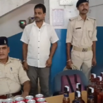 कोइलवर में 113 लीटर अंग्रेजी शराब बरामद, कारोबारी गिरफ्तार