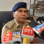 मोतिहारी में रियल एस्टेट कारोबारी के घर छापेमारी, 27 लाख कैश और हथियार बरामद; एक गिरफ्तार