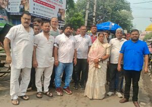 कतरास में भू-धंसान के खिलाफ काला बिल्ला लगाकर विरोध, आंदोलन तेज करने की चेतावनी