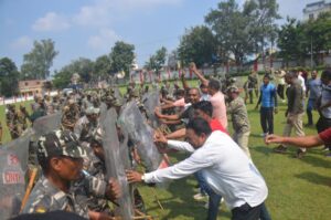 दुर्गा पूजा को लेकर धनबाद पुलिस की तैयारियां तेज, पुलिस केंद्र में हुआ मॉक ड्रिल अभ्यास