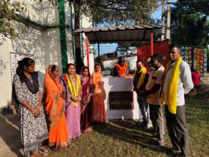 दुमदुमी में स्व. रघुनाथ महतो की 10वीं पुण्यतिथि पर जुटे जनप्रतिनिधि, विधायक मथुरा प्रसाद महतो और डॉ. जयराम कुमार महतो ने दी श्रद्धांजलि