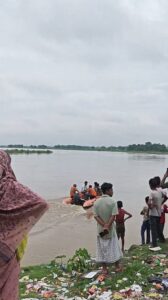 अवैध खनन के खिलाफ भोजपुर में संयुक्त छापेमारी, दो ड्रेजर नाव बरामद